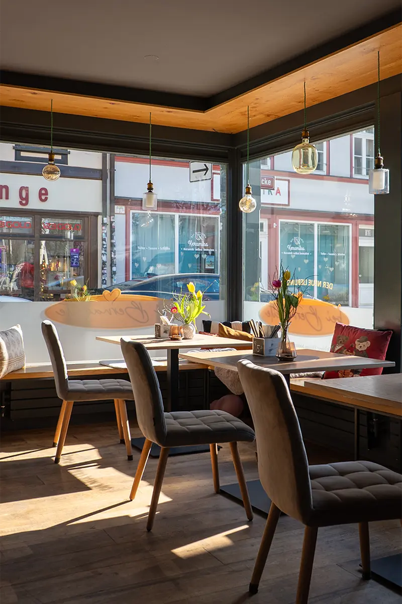 Innenansicht des Cafes bei Bernadette in Erfurt am Domplatz auf der Langen Brücke Innenansicht des Cafes bei Bernadette in Erfurt am Domplatz auf der Langen Brücke